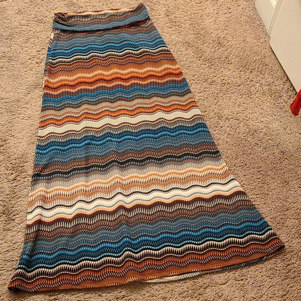 Full tilt patterned maxi skirt